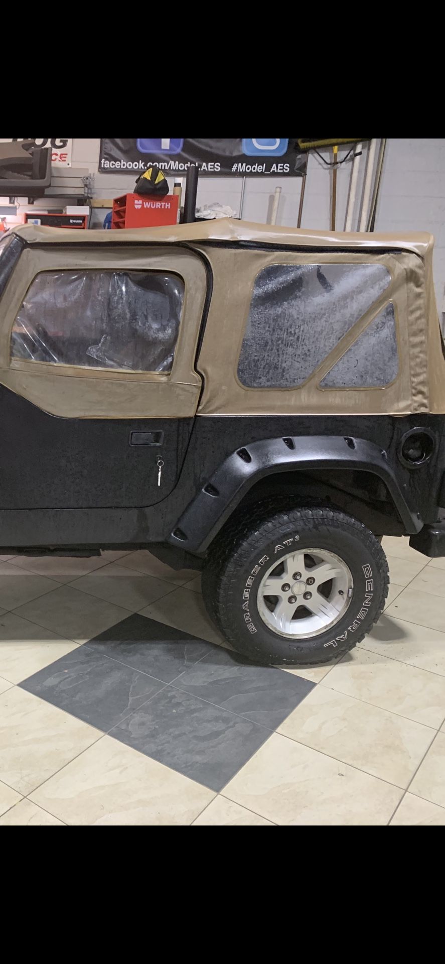 Jeep Soft Top Tan