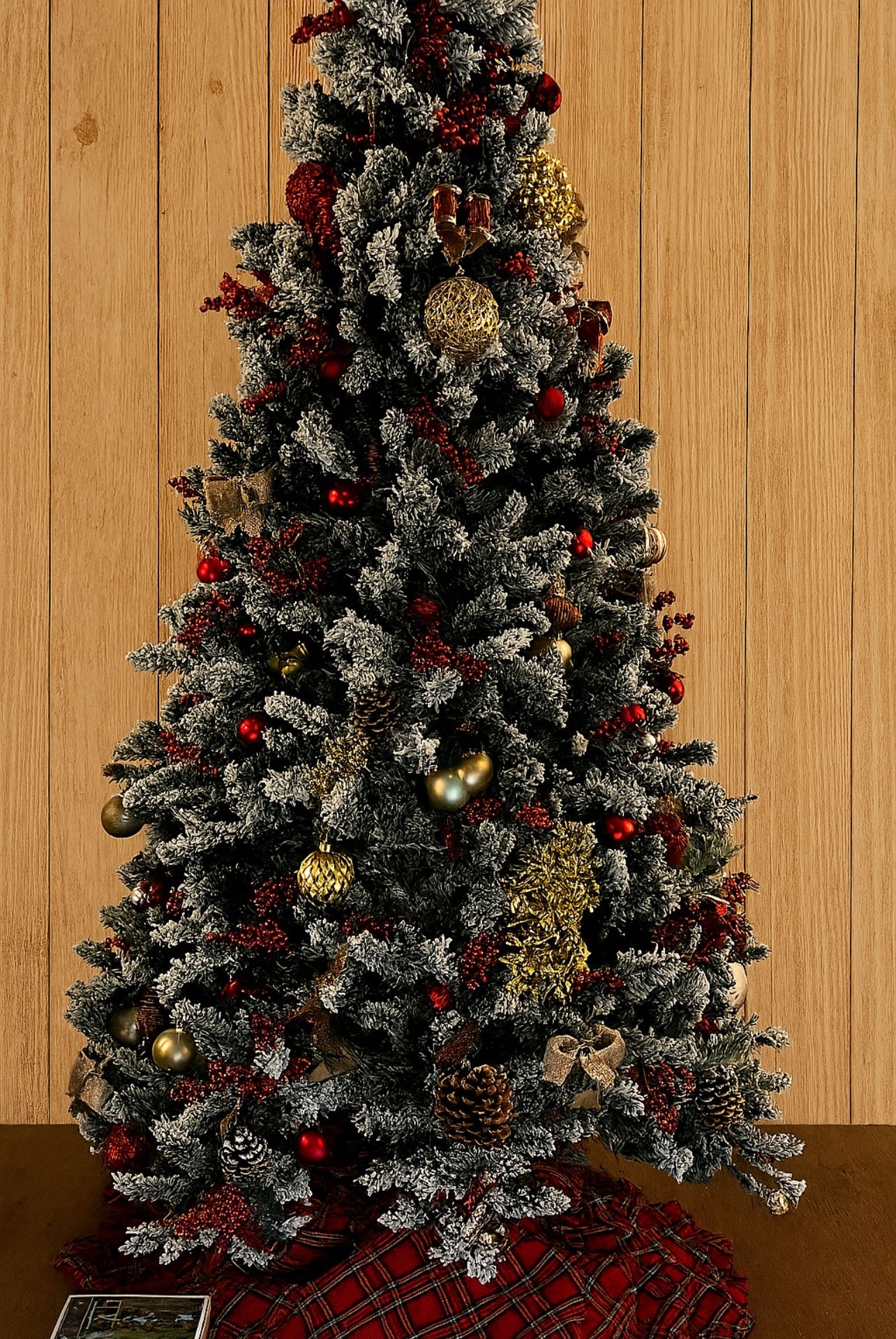 Flocked Cambridge Fir 1211 Tips, 7 1/2 feet  bottom one set of lights are out   