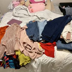 : Women’s Clothing Bundle – Very Good Condition (M/L Tops, Size 9–10 Pants)