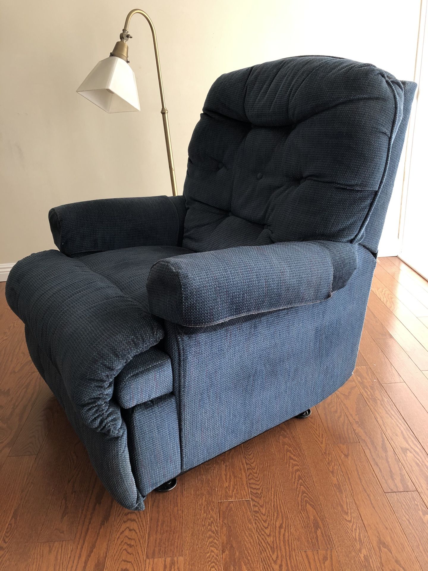 2 recliner chairs. Sold separately