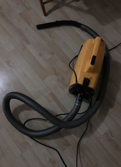Car vacuum