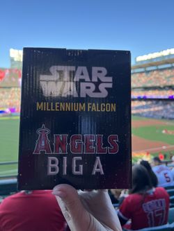 STAR WARS MILLENNIUM FALCON-ANGELS