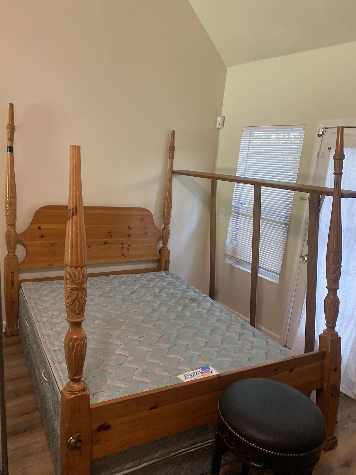 Full Size– Wood Frame + Mattress – Great Deal!