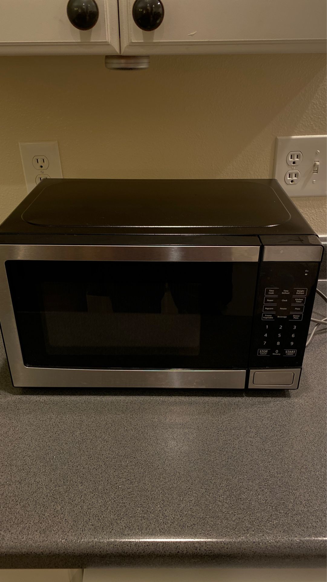 700 Watt microwave