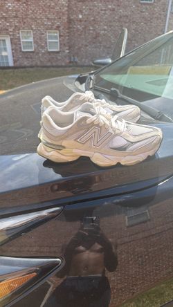 Used New balance 9060 size 11