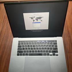 2019 Macbook Pro 16 Inch 16GB intel i7 6-Core 500GB 175 Count on Battery like New NO Ding Or Dent APPLECARE January 2024 