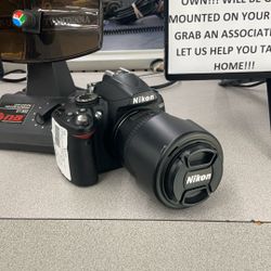 NIKON D 3000