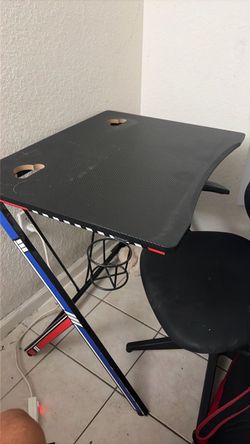Gaming Desk with Carbon Fiber Top