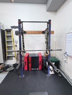 ROGUE WALL MOUNT RACK PLUS CABLE PULLEY SYSTEM