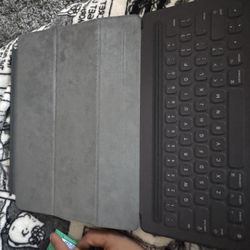 iPad Magic Keyboard 