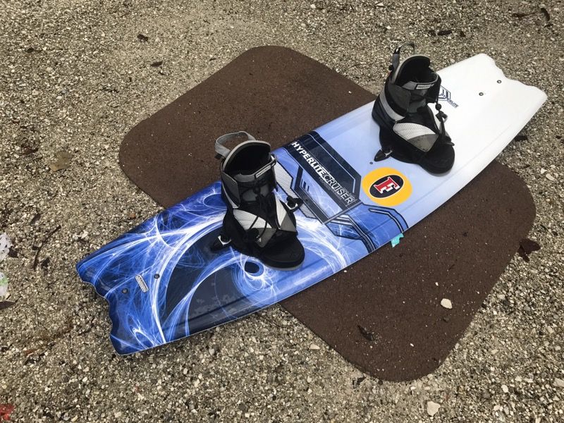 Hyperlite Cruiser 140 cm Wakeboard and Bindings
