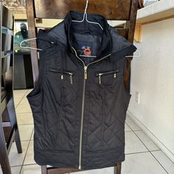Guess Puffy Vest Woman’s Medium