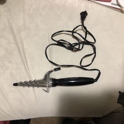 Vidal Sassoon Curling Iron-$10