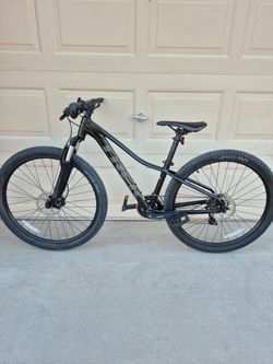 TREK MARLIN 5 MOUNTAIN BIKE (XSMALL FRAME)