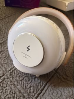 Wireless iPhone charging speaker/Nightlight