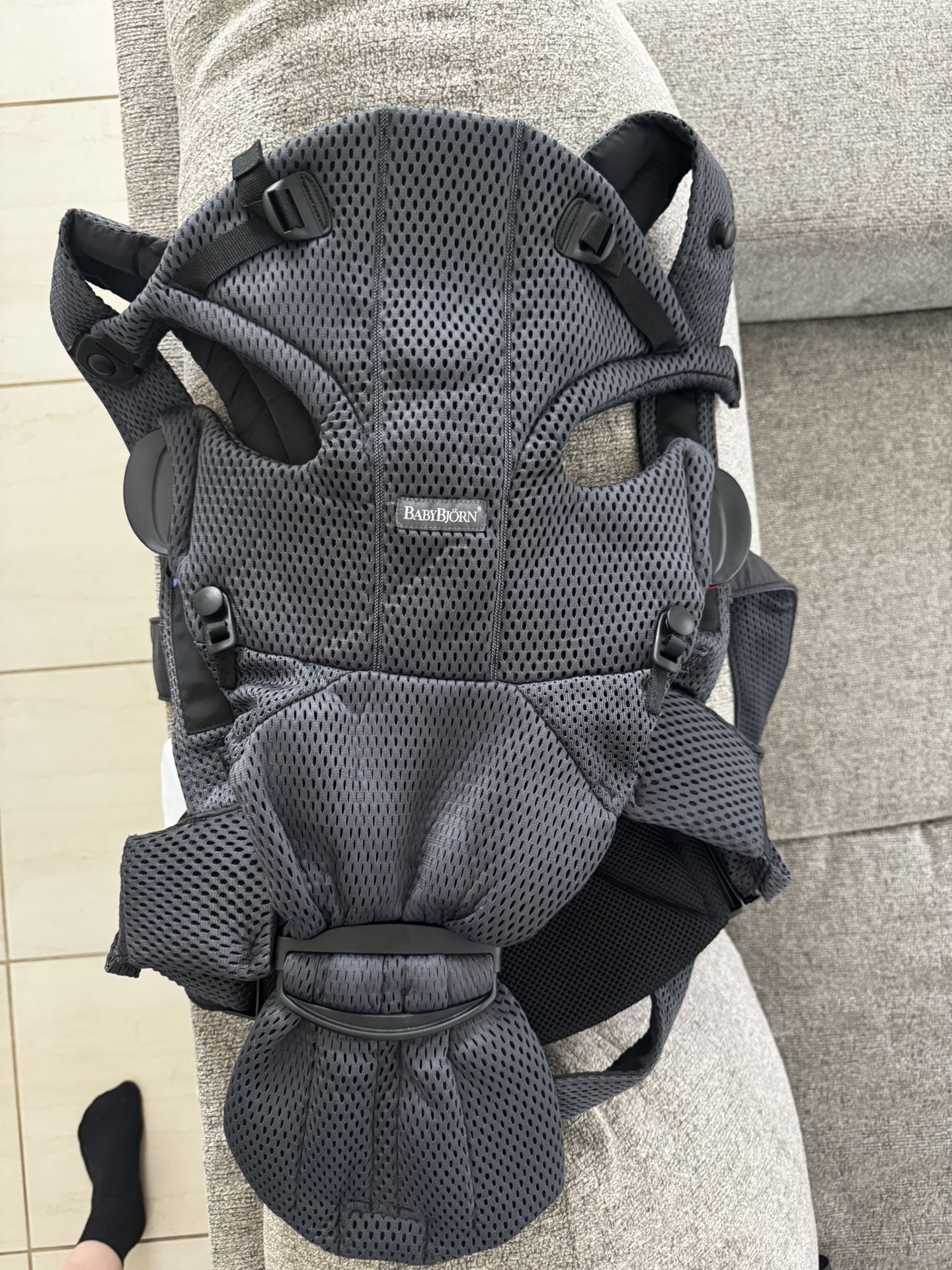 babybjörn® 3d mesh baby carrier free in anthracite