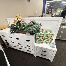  Ashley Binterglen King Bedroom Set