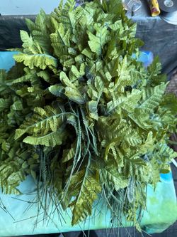 New green leaves 17 inches tall are perfect for any event