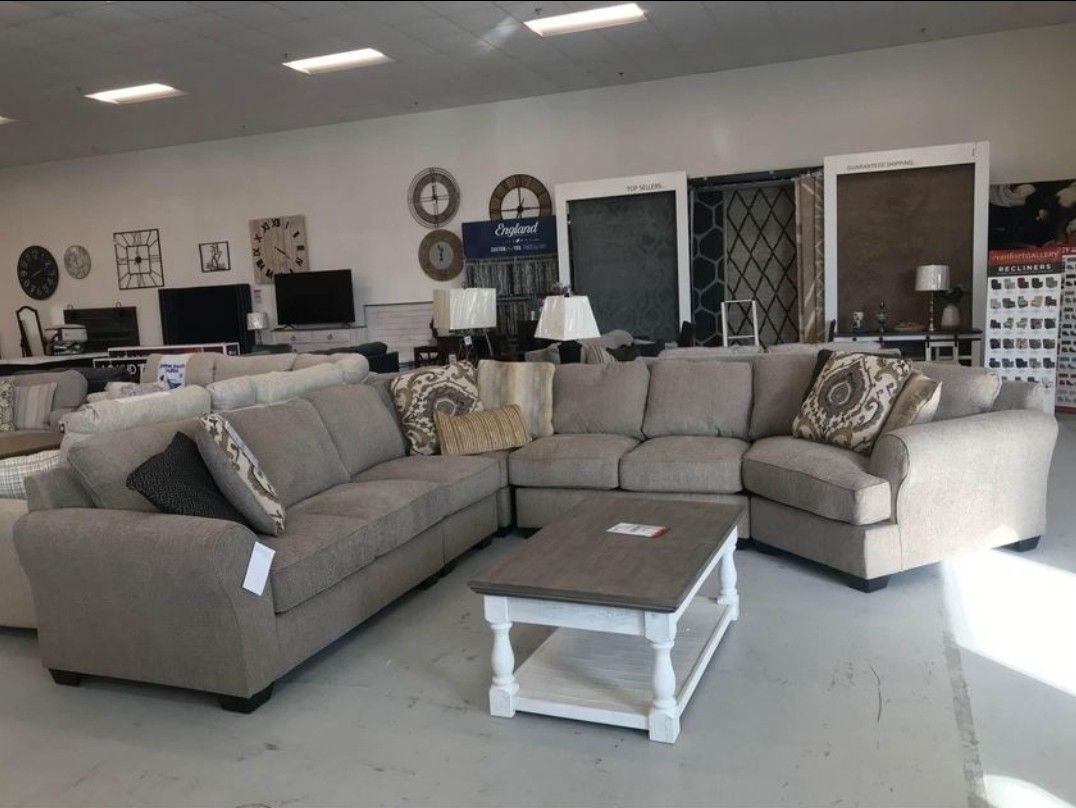 Brand New 🔥 Driftwood 5 Piece Sectional With Cuddler