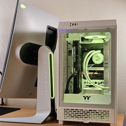 5800X3D + RTX 4070 Gaming PC with 240Hz Alienware Monitor