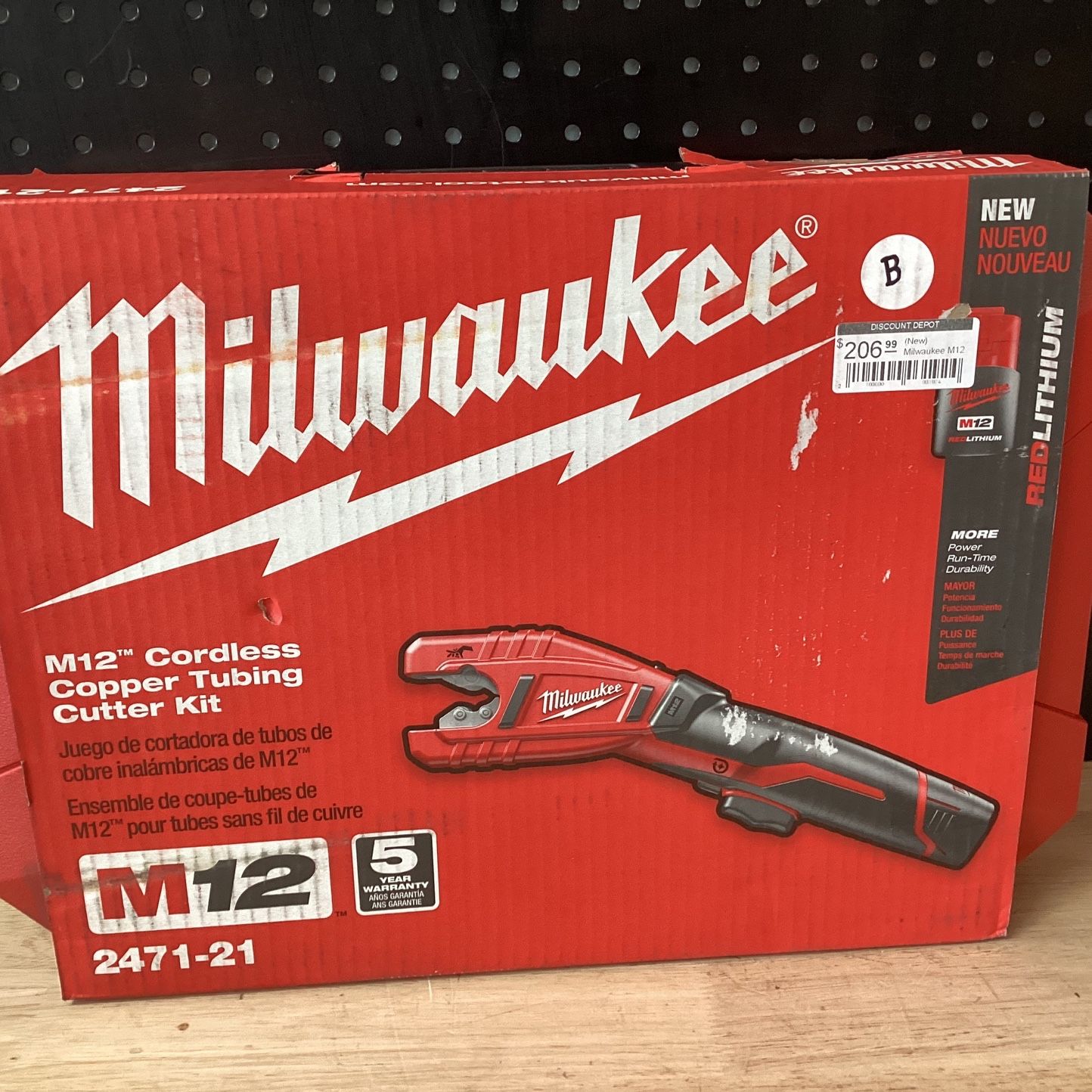 Milwaukee M12 12V Lithium-Ion Cordless Copper Tubing Cutter Kit with 1.5 Ah  Battery, Charger and Hard Case 2471-21 - The Home Depot