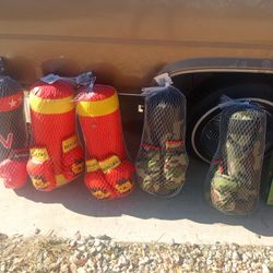 Located In Palmdale California Boxing Gloves 16 Lb No Shipping On This Item $15 Each