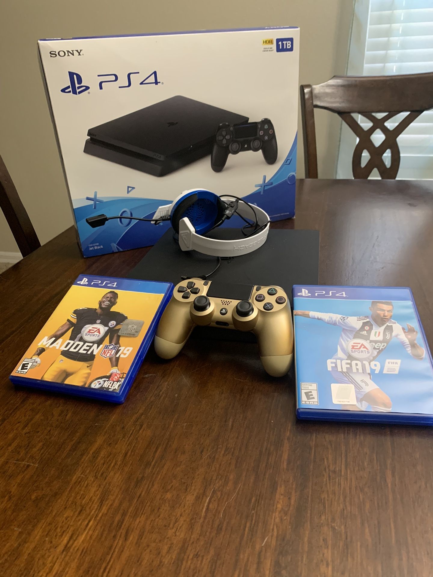 Ps4 slim 1tb with one controller turtle beach headphones and 2 games