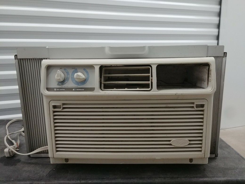Whirlpool ACM052XJ0 5000 BTU Working Window Air Conditioner AC Unit