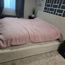 King Platform Bed, Dresser And 2 Nightstands
