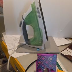 Black+Decker Steam Iron - Great Condition!