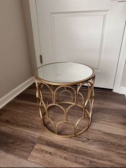 Small set of two end tables
