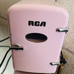 Portable Retro RCA Mini Cooler
