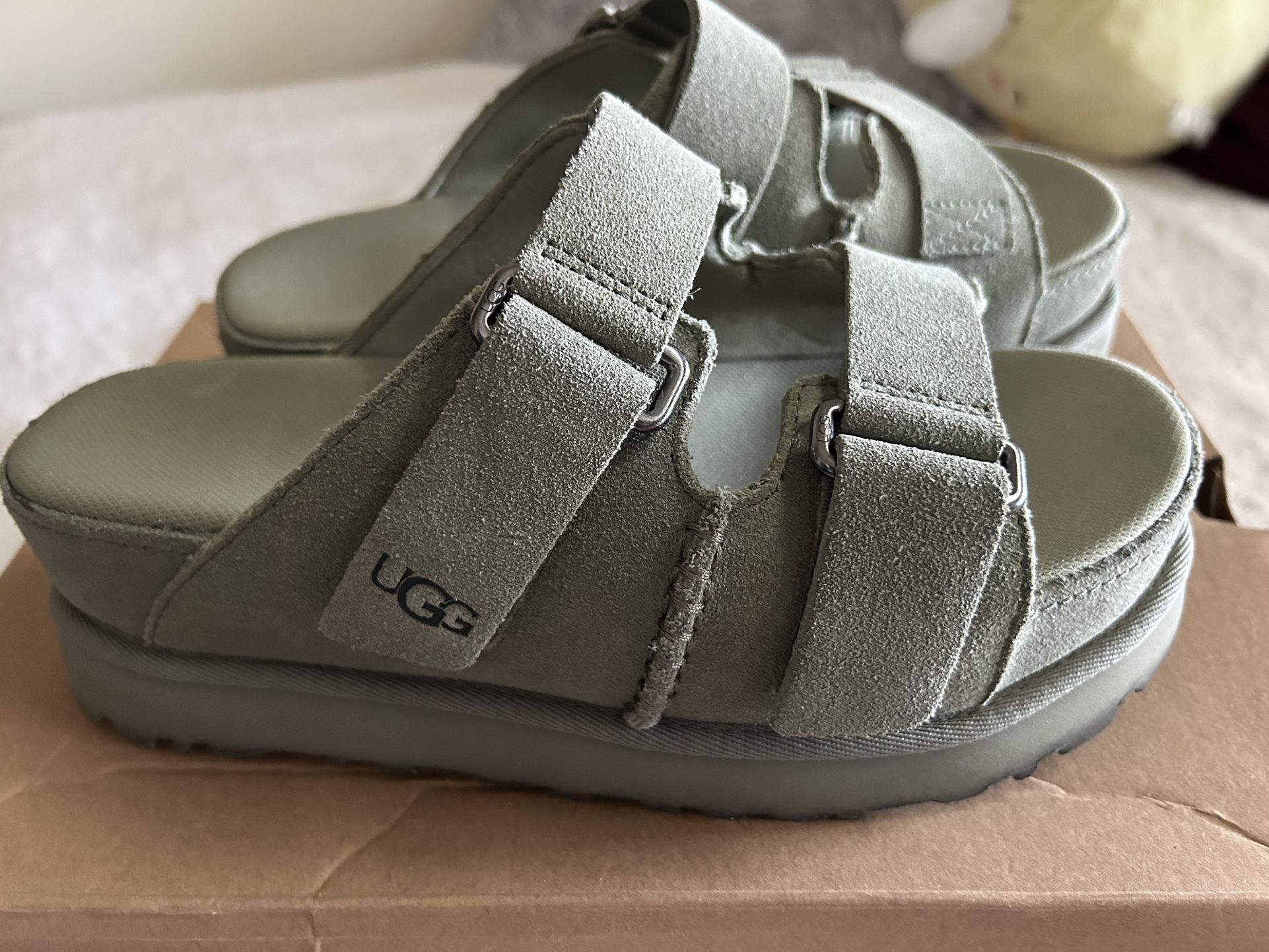 UGG Golden star HI Slide- Green