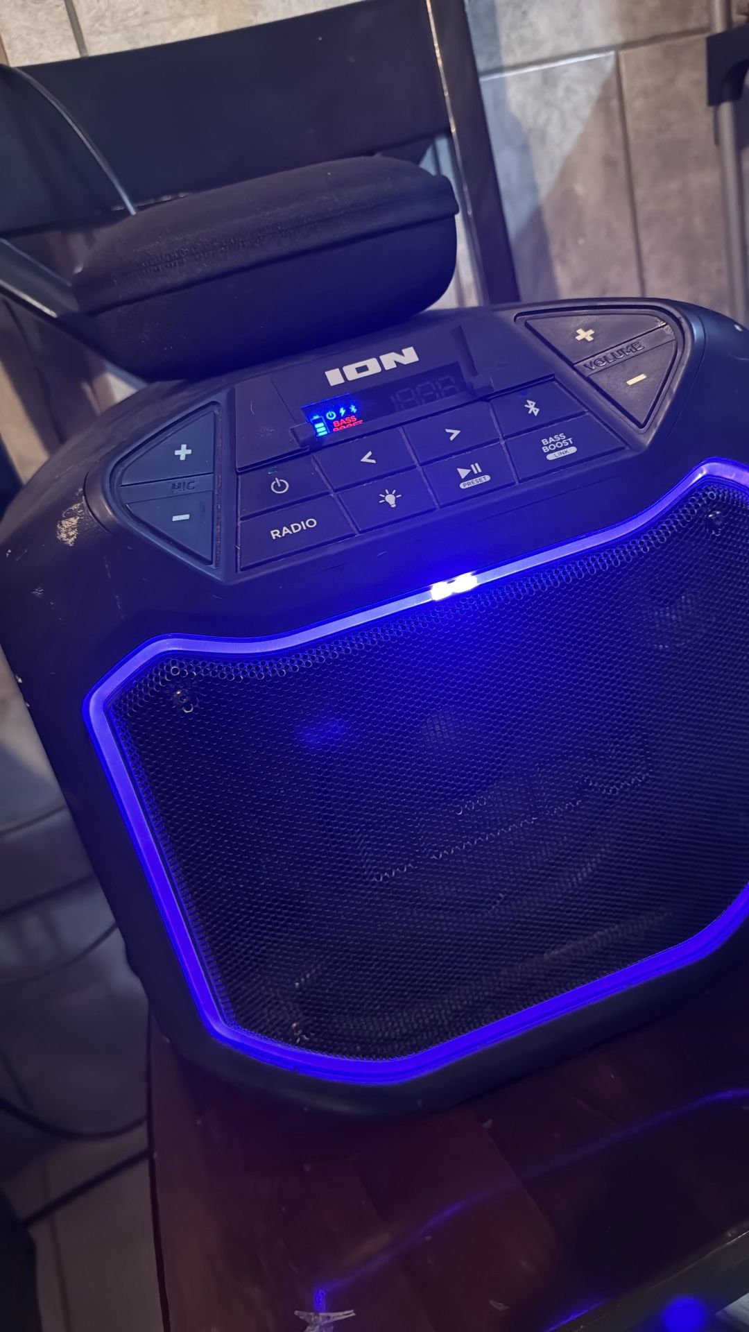 Bluetooth Speaker Works great