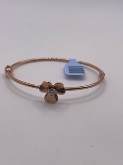18kt hollow bangle