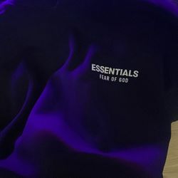 Essential Hoodie Black