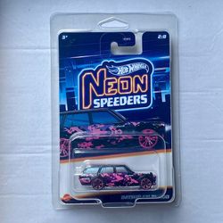 Hot Wheels Datsun 510 Wagon Neon Speeders 2/8
