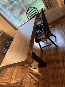 6 Person Table With Leaf And four Chairs