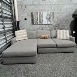 Noah khaki Plush Sectional 