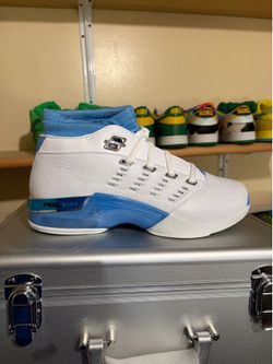 University Blue Jordan 17 size: 8