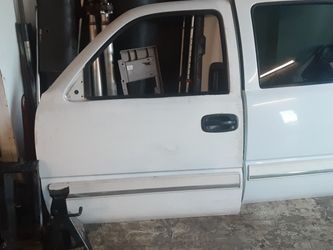 99 To 07 Silverado Front Driver Door