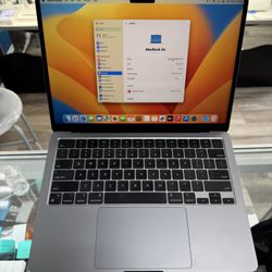 MacBook Air 13inch 2022 M2 1TB / 16GB