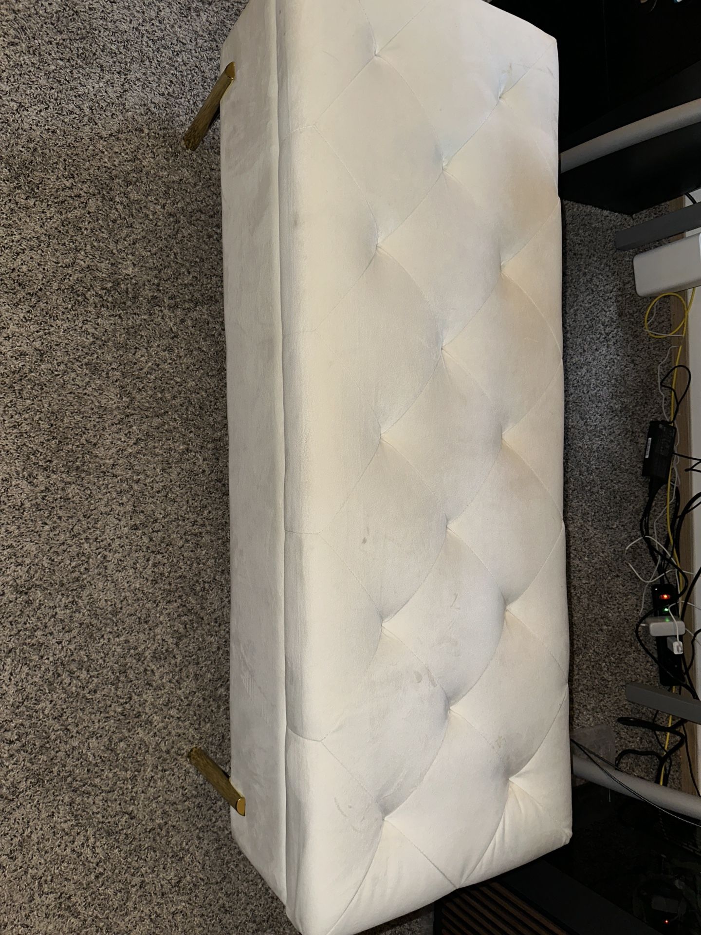 🪞 White Velvet Tufted Ottoman / Bench 