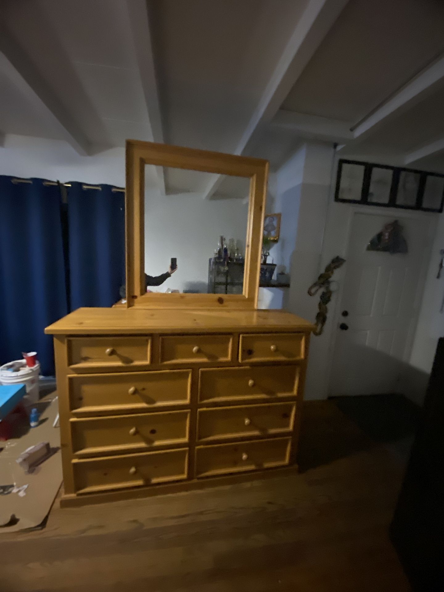 9 Drawer Wood Dresser With Mirror