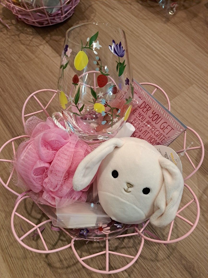 Mother's Day Gifts Basket 