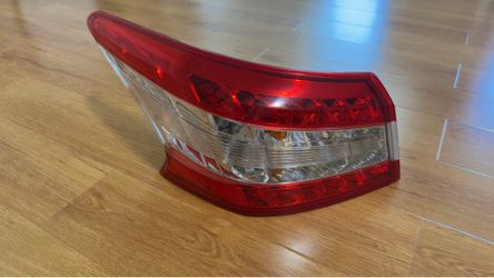 2015 Nissan Sentra Driver Side (LH) Tail Light Assembly – OEM - US Auto
