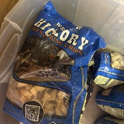 LOW PRICE MOVING- 4 bags of hickory wood chips 