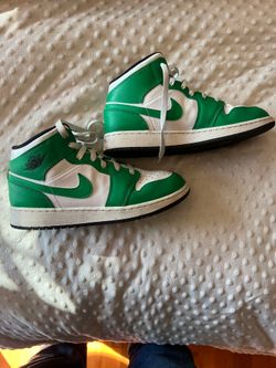 Nike Air Jordan 1 Mids Youth 6.5 / Women 8