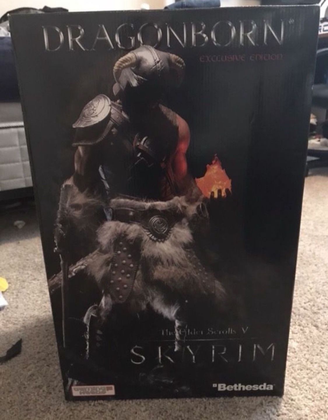 NEW EXCLUSIVE EDITION SKYRIM DRAGONBORN STATUE