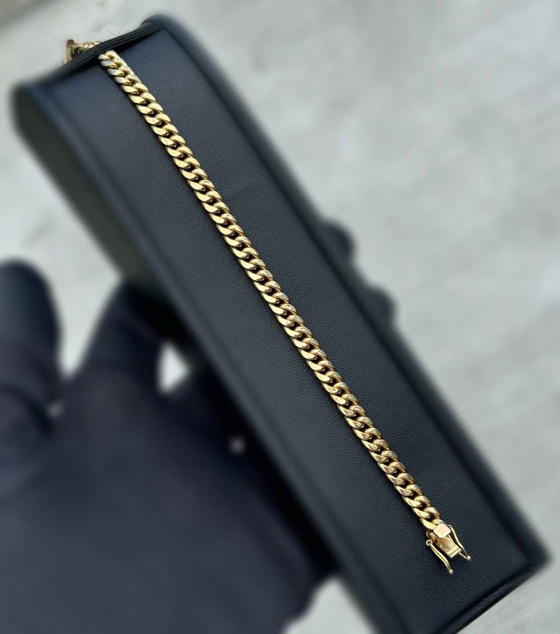 Jewelry 10k hallow yellow Gold Cuban link bracelet 7.5β 7.70grams 7.20mm